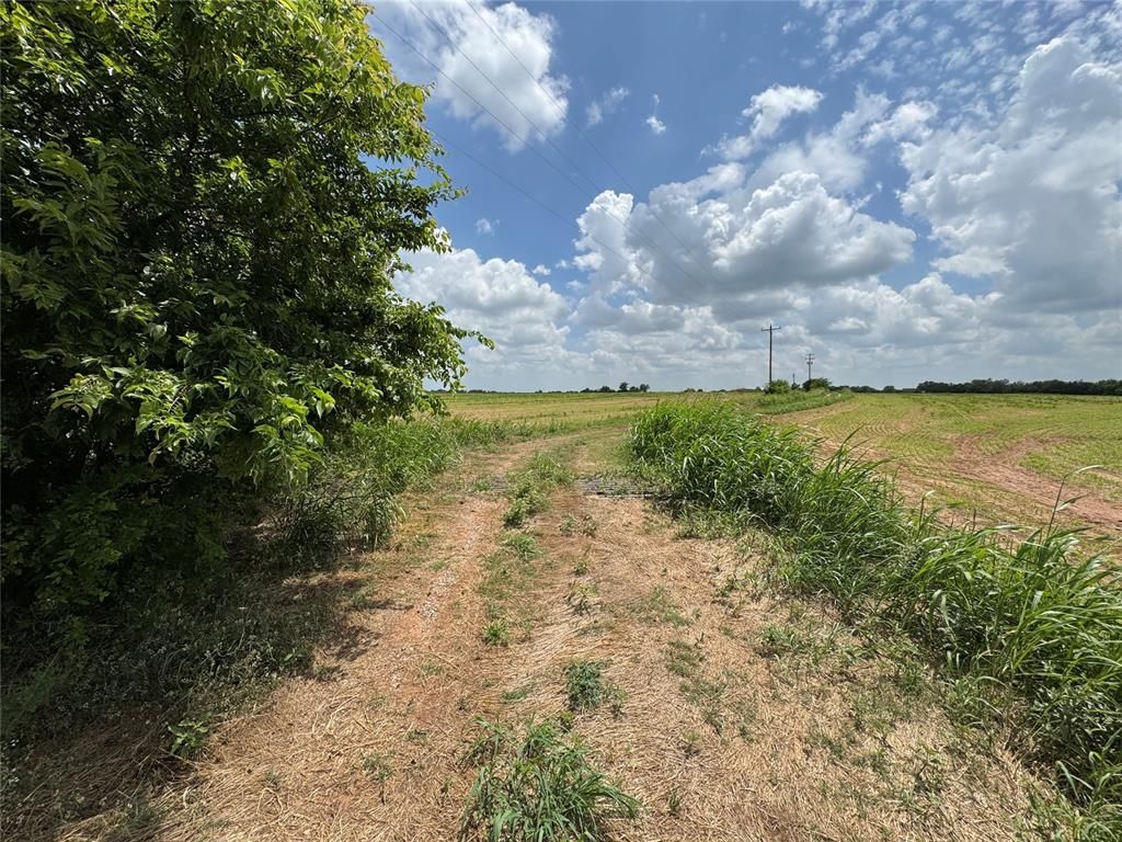 Image 8 of property listing at SW 44th Street, Yukon, OK 73099