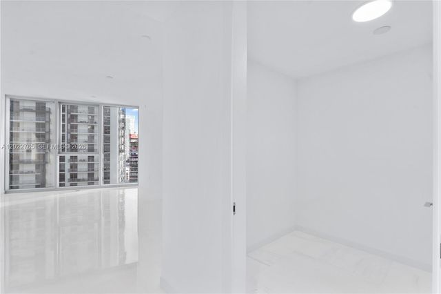 300 Biscayne Blvd Way 1802, Miami, FL 33131