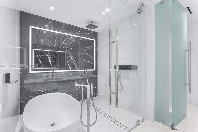 300 Biscayne Blvd Way 1802, Miami, FL 33131