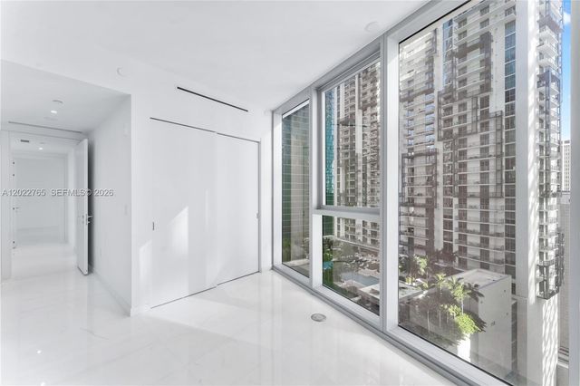 300 Biscayne Blvd Way 1802, Miami, FL 33131