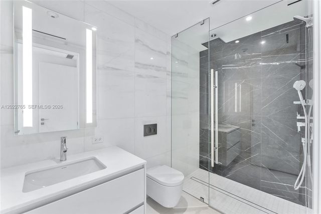 300 Biscayne Blvd Way 1802, Miami, FL 33131
