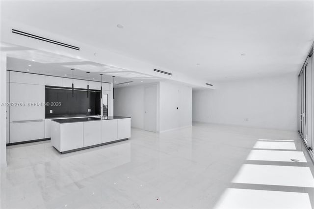 300 Biscayne Blvd Way 1802, Miami, FL 33131