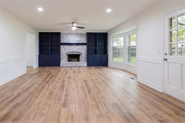 8800 W 115th Street, Overland Park, KS 66210