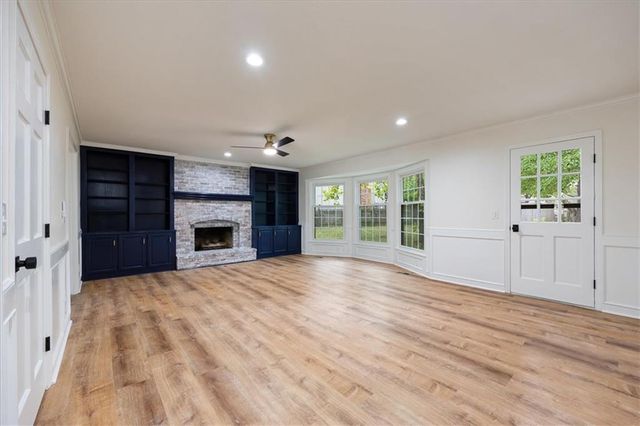 8800 W 115th Street, Overland Park, KS 66210