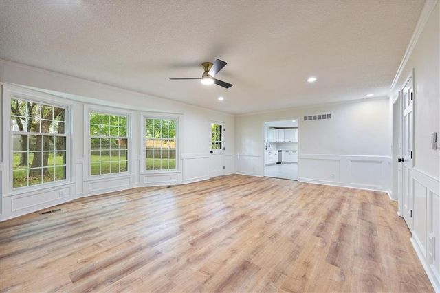 8800 W 115th Street, Overland Park, KS 66210