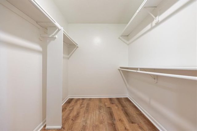 8800 W 115th Street, Overland Park, KS 66210