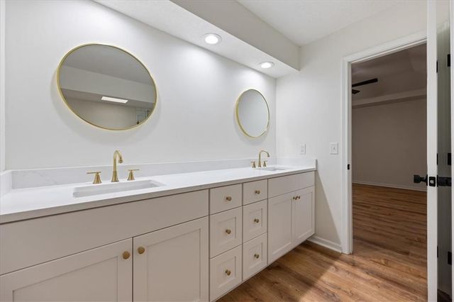 8800 W 115th Street, Overland Park, KS 66210
