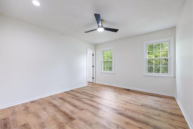 8800 W 115th Street, Overland Park, KS 66210