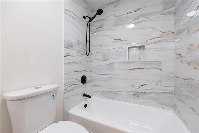 8800 W 115th Street, Overland Park, KS 66210
