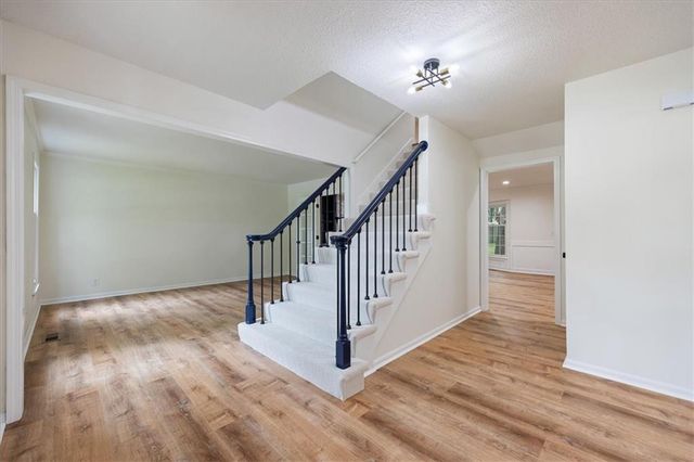 8800 W 115th Street, Overland Park, KS 66210