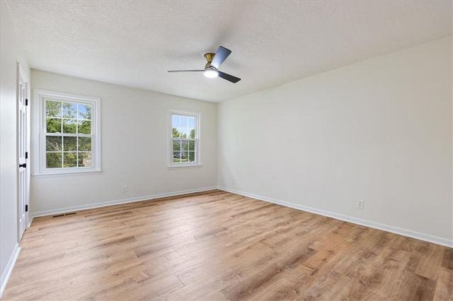 8800 W 115th Street, Overland Park, KS 66210