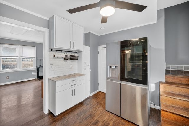 804 Lacona Avenue, Des Moines, IA 50315