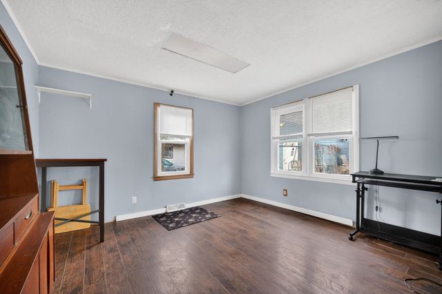 804 Lacona Avenue, Des Moines, IA 50315