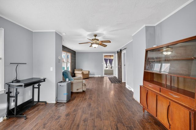 804 Lacona Avenue, Des Moines, IA 50315