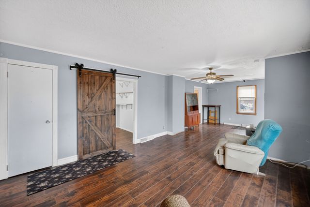 804 Lacona Avenue, Des Moines, IA 50315