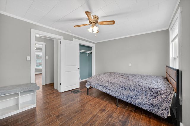 804 Lacona Avenue, Des Moines, IA 50315