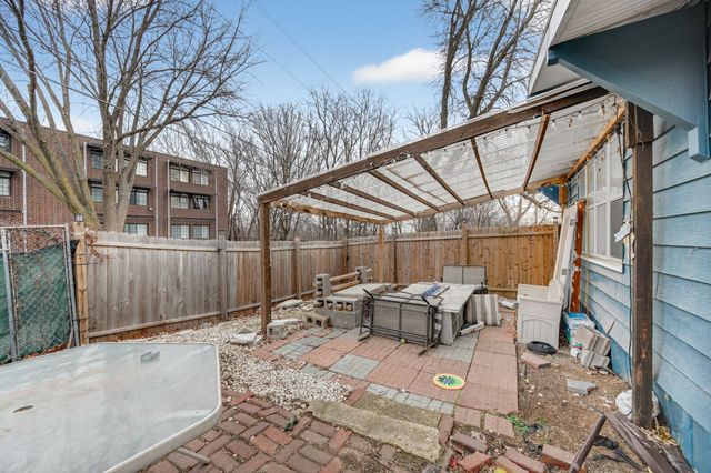 804 Lacona Avenue, Des Moines, IA 50315