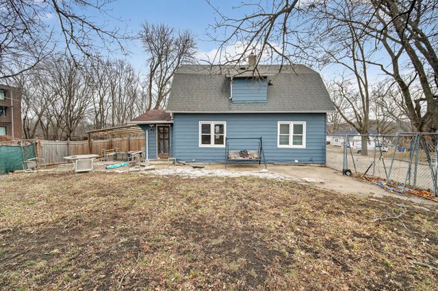 804 Lacona Avenue, Des Moines, IA 50315