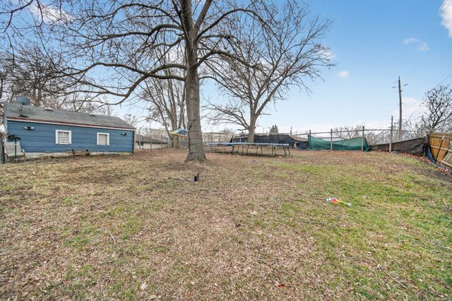 804 Lacona Avenue, Des Moines, IA 50315