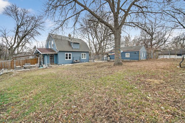 804 Lacona Avenue, Des Moines, IA 50315