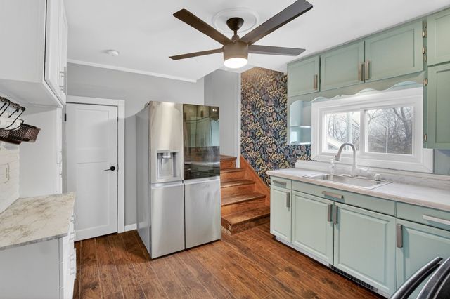 804 Lacona Avenue, Des Moines, IA 50315