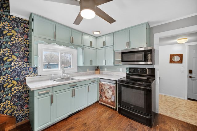 804 Lacona Avenue, Des Moines, IA 50315