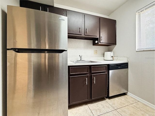 3284 S SEMORAN BOULEVARD 11, Orlando, FL 32822