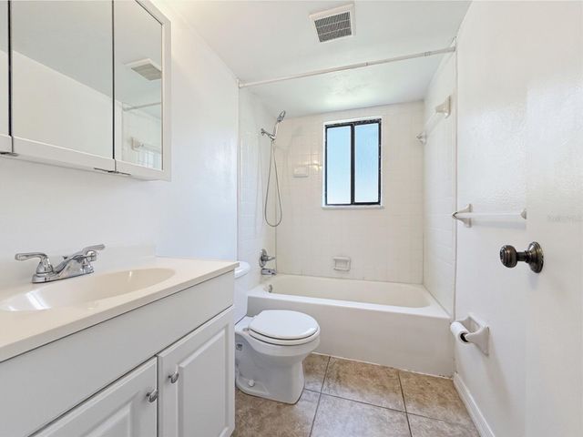 3284 S SEMORAN BOULEVARD 11, Orlando, FL 32822