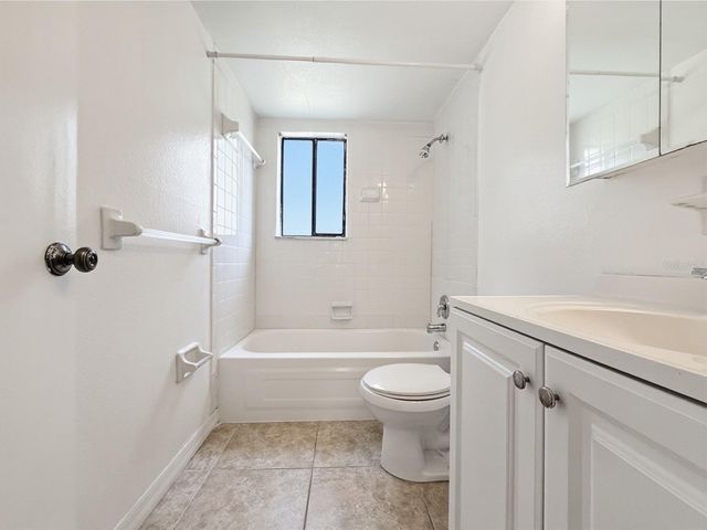 3284 S SEMORAN BOULEVARD 11, Orlando, FL 32822