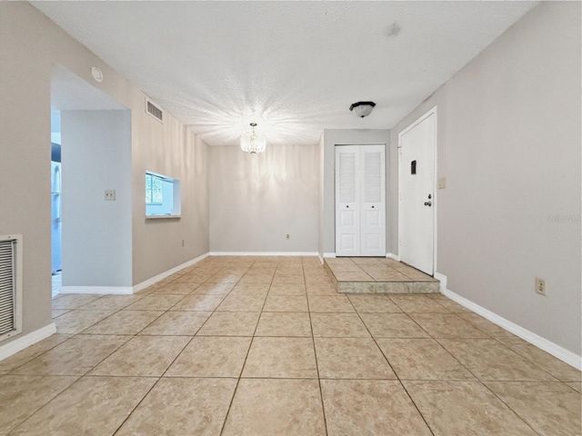 3284 S SEMORAN BOULEVARD 11, Orlando, FL 32822