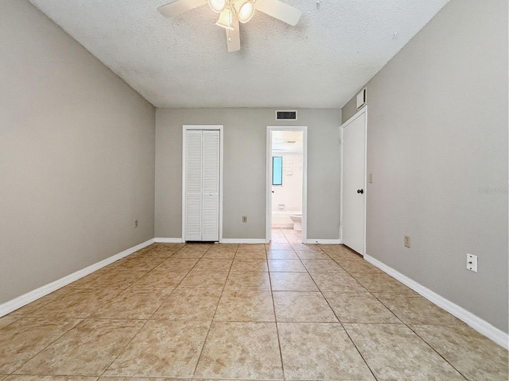 Image 20 of property listing at 3284 S SEMORAN BOULEVARD 11, Orlando, FL 32822