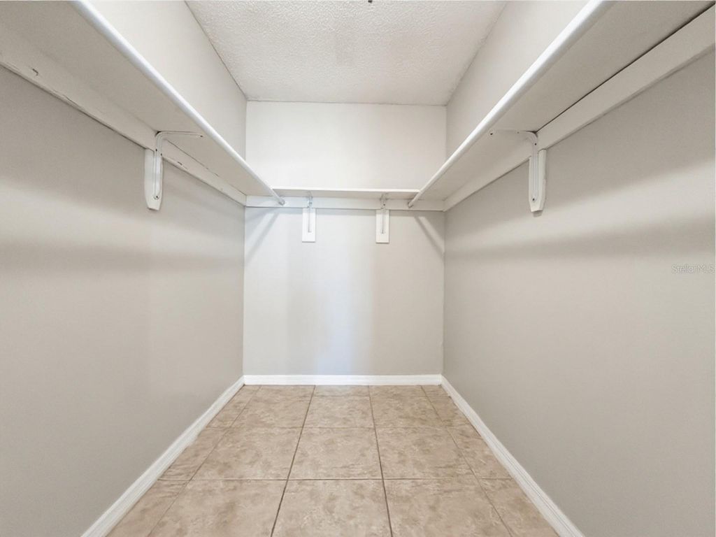 Image 22 of property listing at 3284 S SEMORAN BOULEVARD 11, Orlando, FL 32822