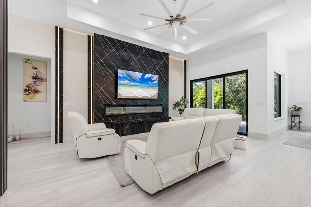 380 COWRY ROAD, Venice, FL 34293