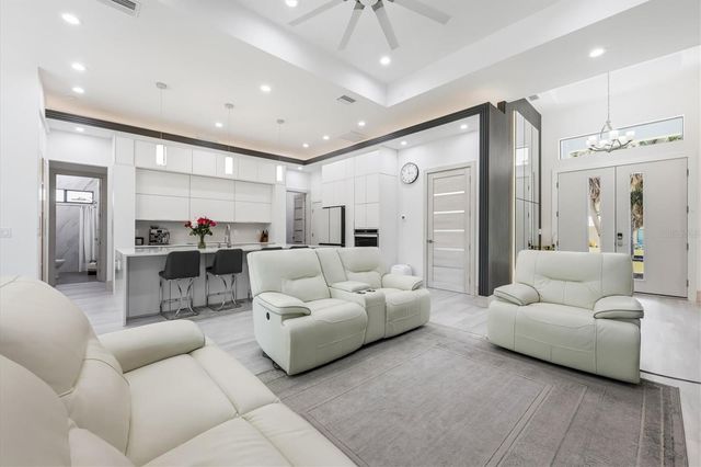 380 COWRY ROAD, Venice, FL 34293