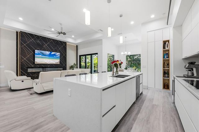 380 COWRY ROAD, Venice, FL 34293