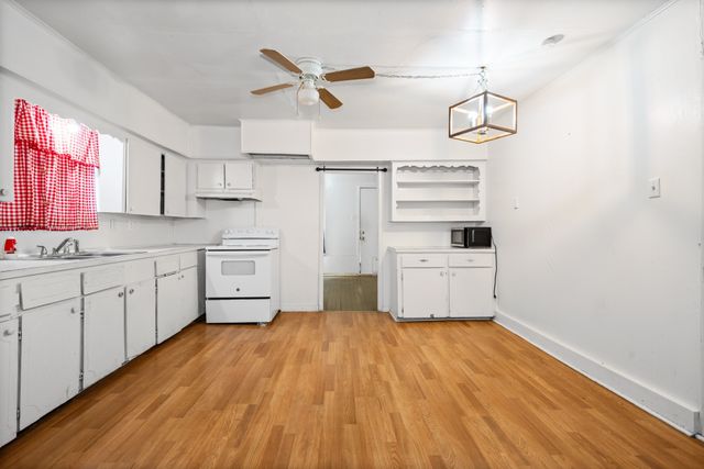 214 N Preston Street, Whitney, TX 76692