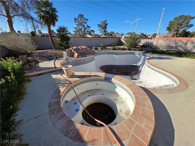 7275 Bridgeview Avenue, Las Vegas, NV 89147