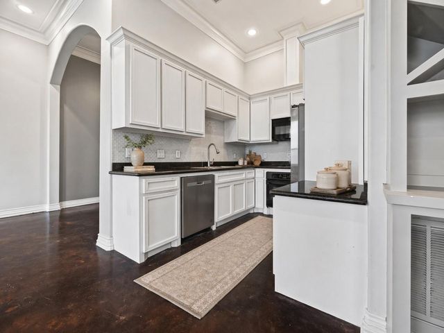 5801 Winsome Lane 202, Houston, TX 77057