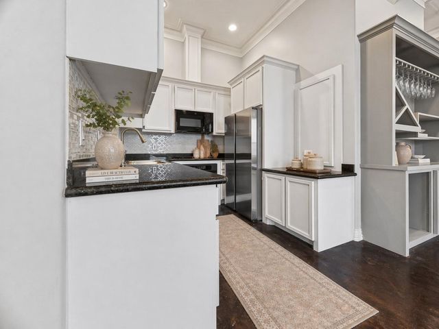 5801 Winsome Lane 202, Houston, TX 77057