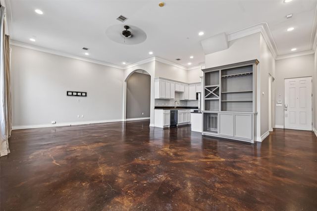 5801 Winsome Lane 202, Houston, TX 77057