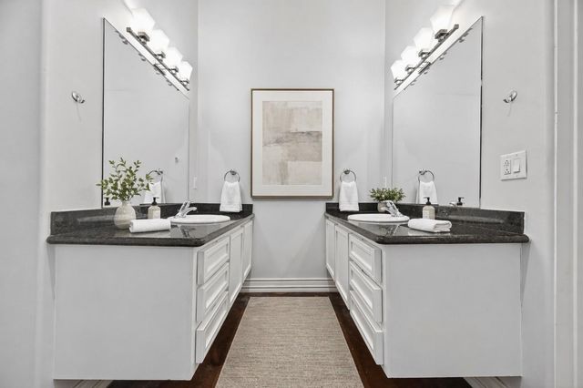 5801 Winsome Lane 202, Houston, TX 77057