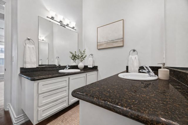 5801 Winsome Lane 202, Houston, TX 77057
