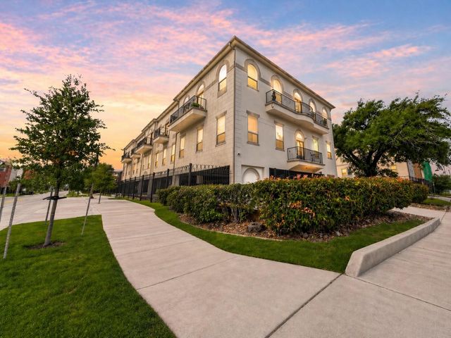 5801 Winsome Lane 202, Houston, TX 77057