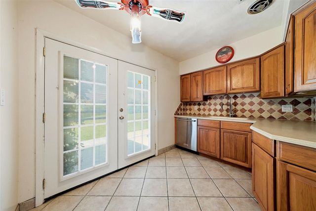 3133 BAY LANE, Clearwater, FL 33759