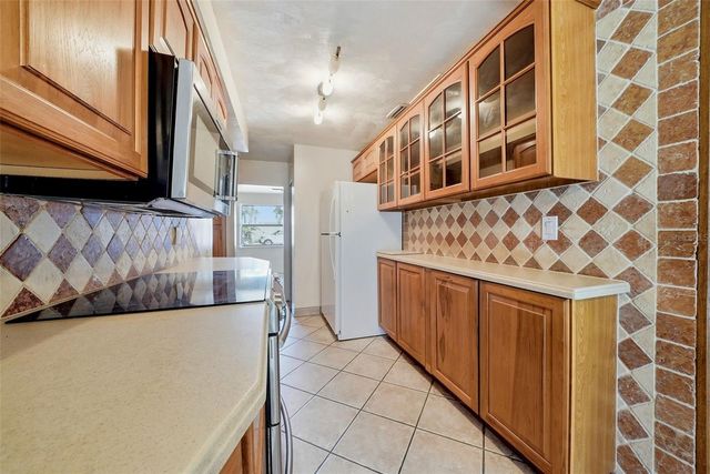 3133 BAY LANE, Clearwater, FL 33759