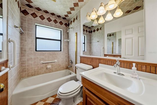 3133 BAY LANE, Clearwater, FL 33759