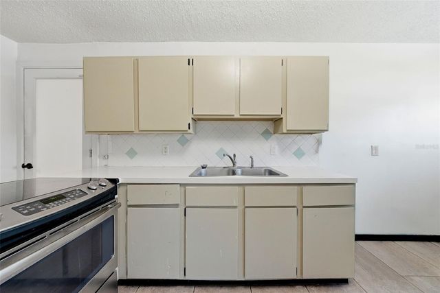 3133 BAY LANE, Clearwater, FL 33759