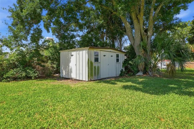 3133 BAY LANE, Clearwater, FL 33759