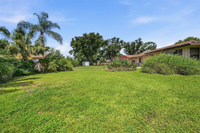 3133 BAY LANE, Clearwater, FL 33759