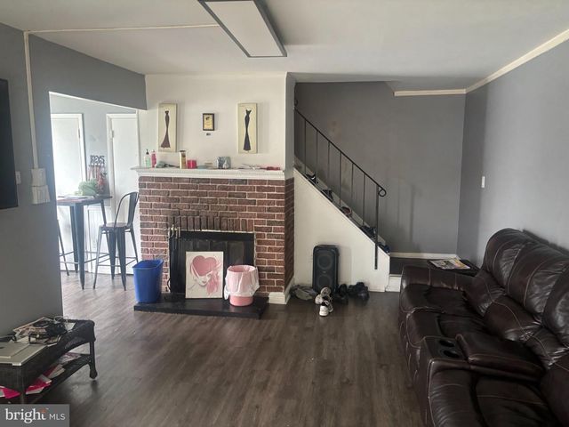 5 LOCUST CT, Sicklerville, NJ 08081